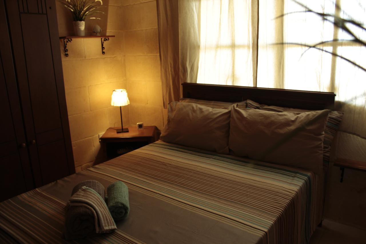 Il Pomo Bianco Bed and Breakfast Qala Esterno foto