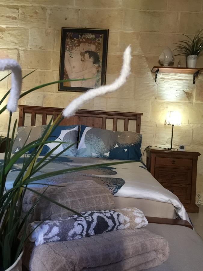 Il Pomo Bianco Bed and Breakfast Qala Esterno foto